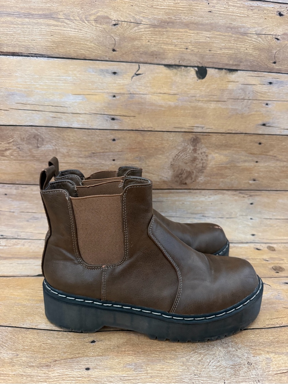 Katliu Brown Platform Chelsea Boots - size 7
